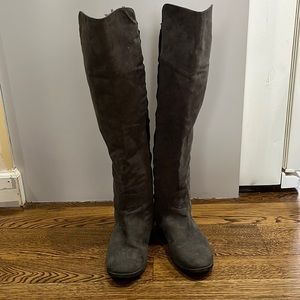 Gray Unisa Boots Size 6